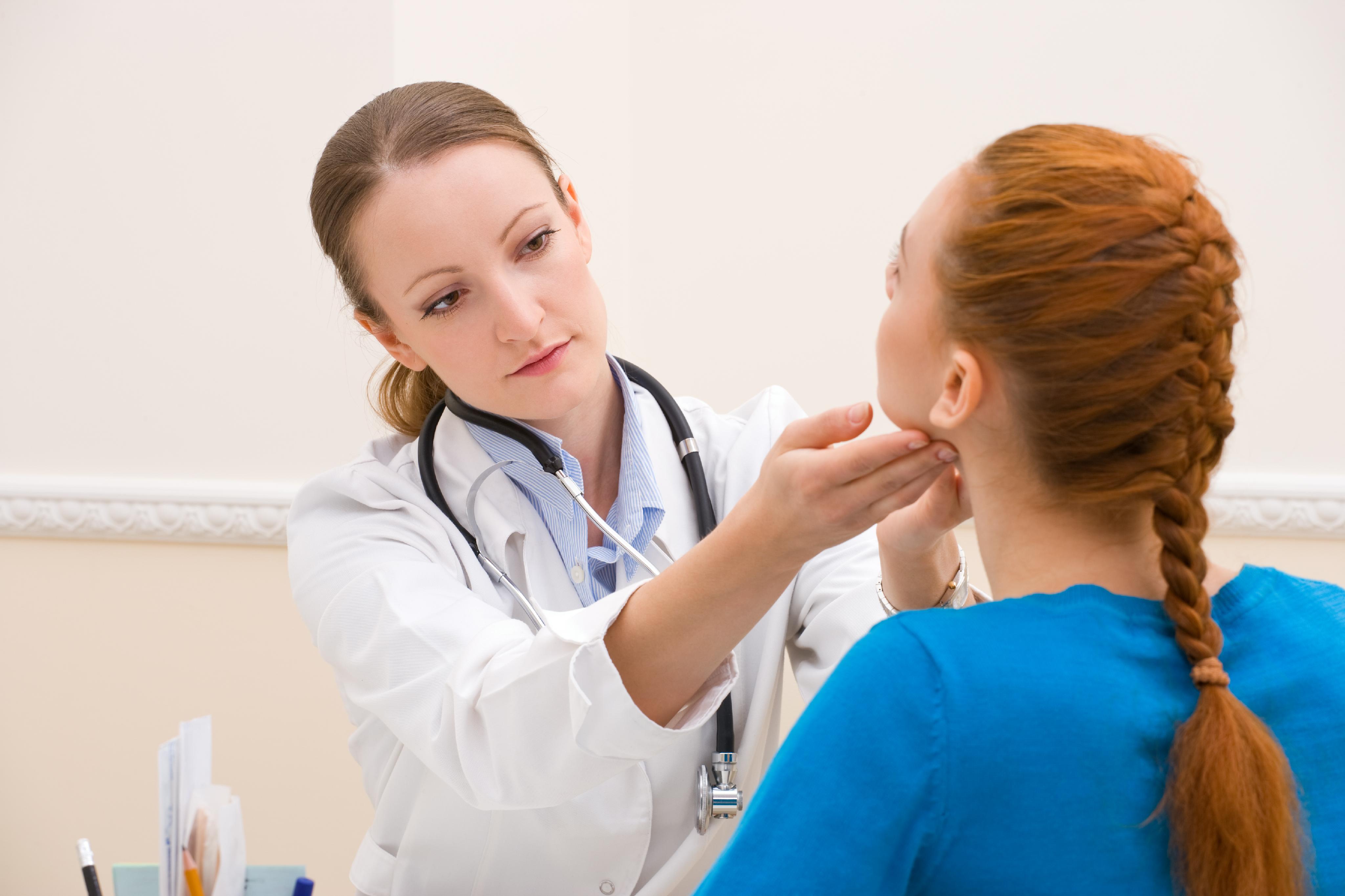 Graves' Disease in Women: Understanding Your Hyperthyroid Signs
