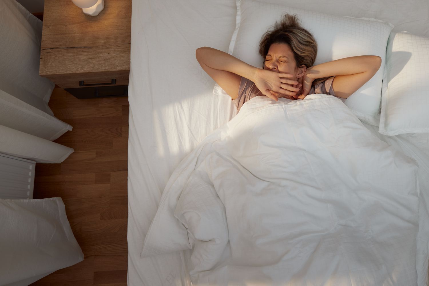 Weight Loss & Anxiety: Key Hyperthyroid Symptoms in Females